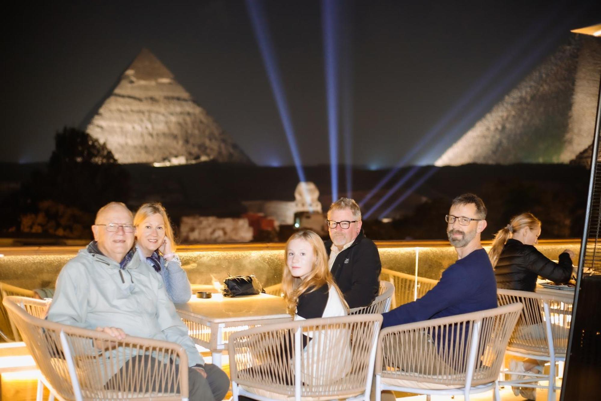 Tree Lounge Pyramids View Inn , Sphinx Giza Kafret el-Gabal 外观 照片