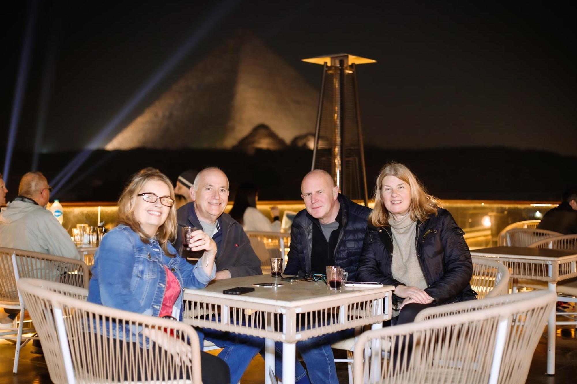 Tree Lounge Pyramids View Inn , Sphinx Giza Kafret el-Gabal 外观 照片