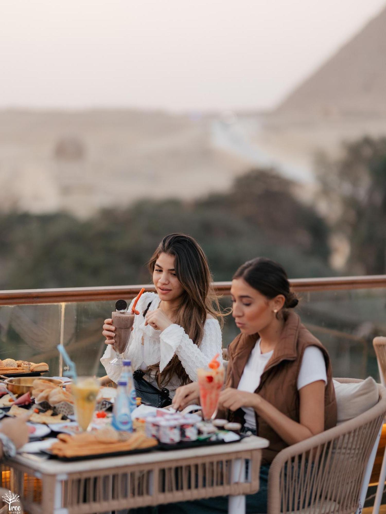 Tree Lounge Pyramids View Inn , Sphinx Giza Kafret el-Gabal 外观 照片