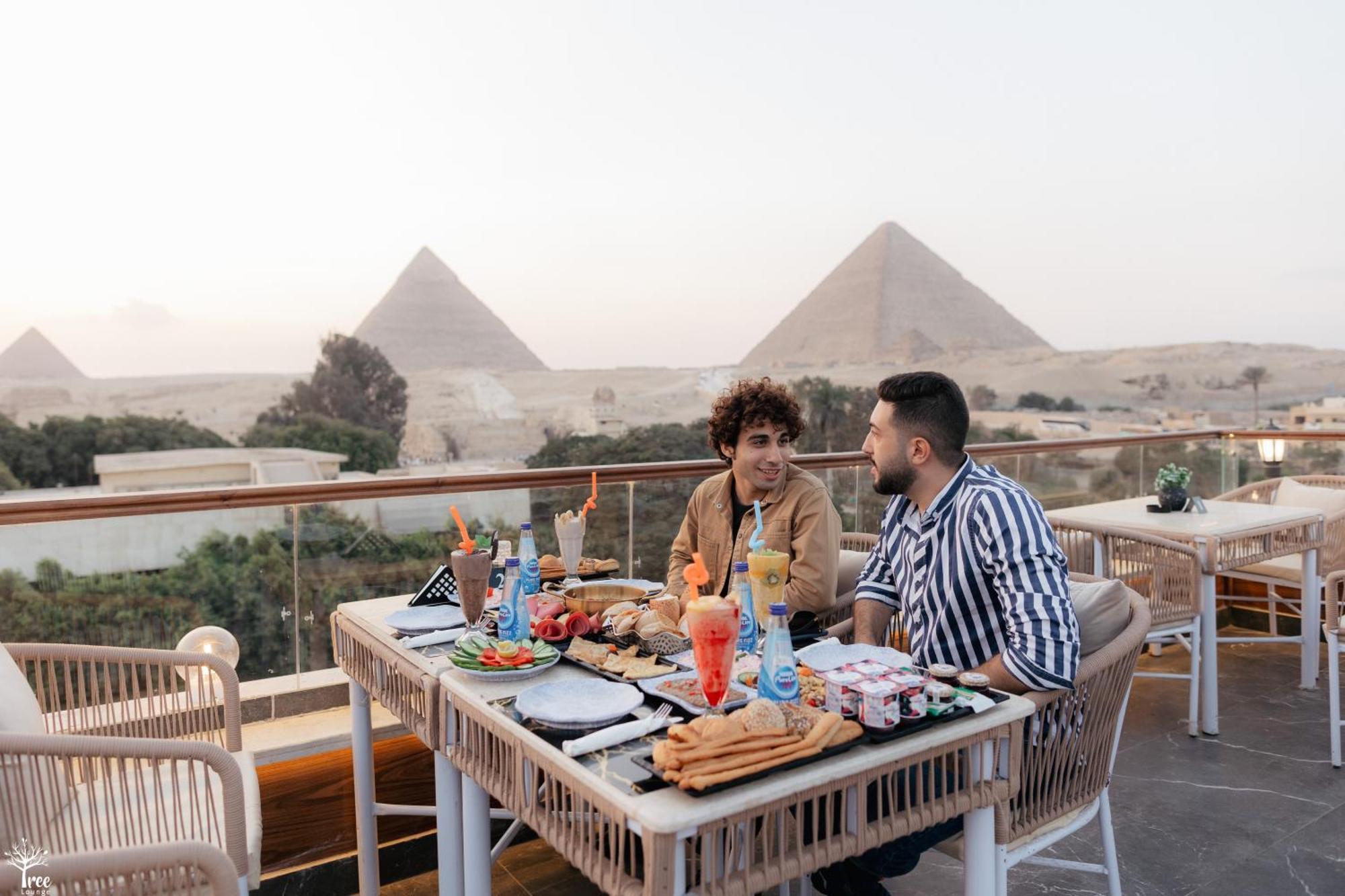 Tree Lounge Pyramids View Inn , Sphinx Giza Kafret el-Gabal 外观 照片